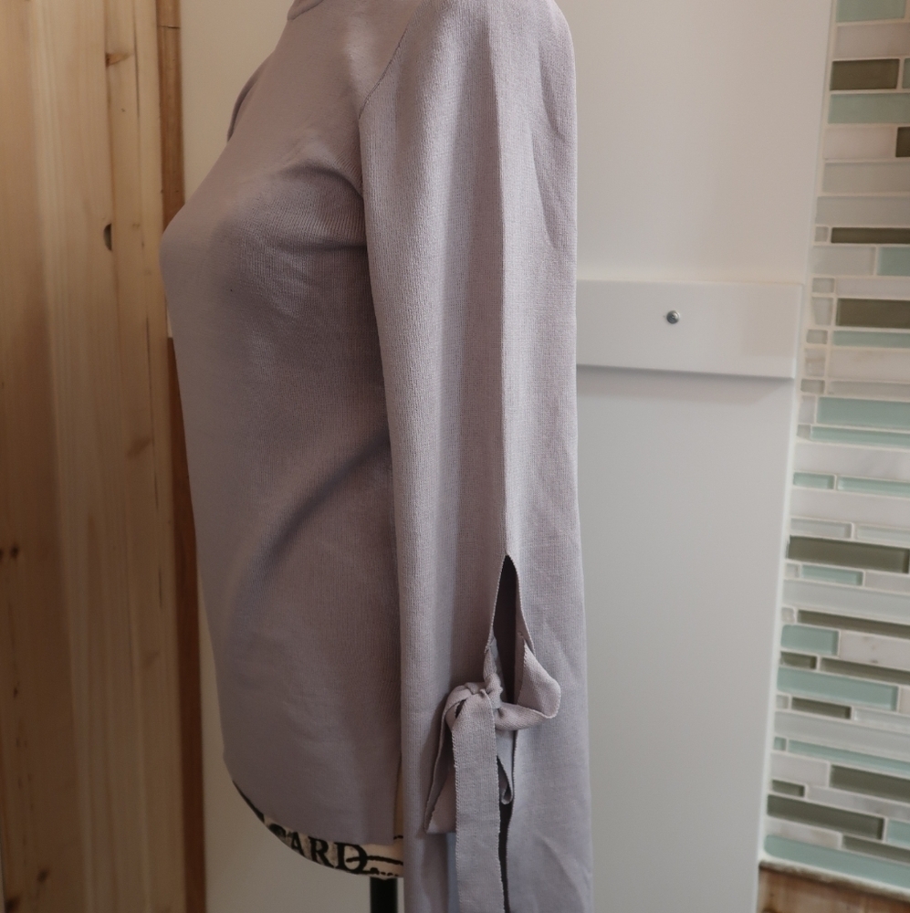 NWT Light Gray Mock Neck Bell Sleeve Sweater Tie Cuff Boutique Top S M - Picture 4 of 6